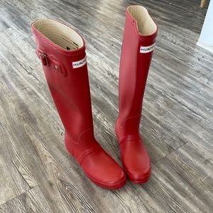 Hunter Rain Boots Matte Red Size 39
